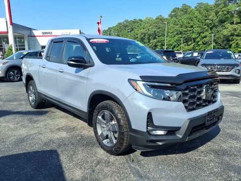 Used 2025 Honda Ridgeline TrailSport image 1