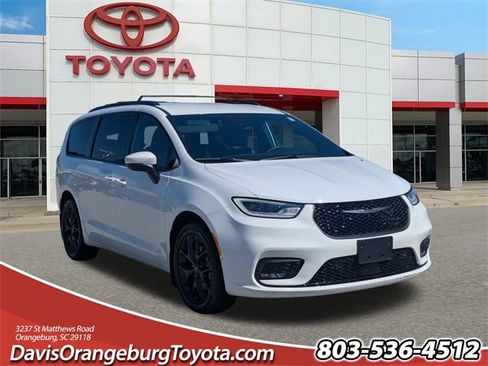Used 2023 Chrysler Pacifica Touring-L w/ S Appearance Package image 1
