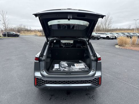 New 2026 Volkswagen Tiguan SE R-Line AWD/4WD image 24