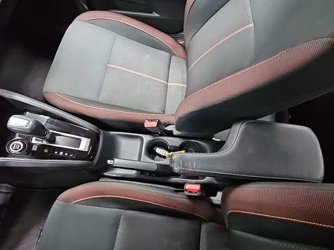 Used 2021 Nissan Versa SR w/ Convenience Package image 19