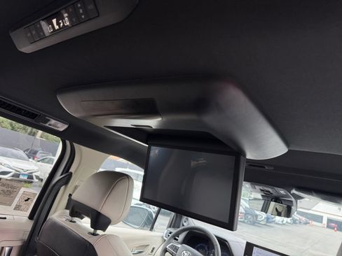 Used 2026 Toyota Sienna Limited AWD/4WD image 21