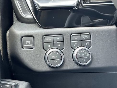 New 2026 GMC Sierra 1500 SLT w/ SLT Premium Plus Package AWD/4WD image 34