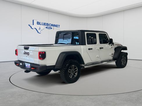 Used 2025 Jeep Gladiator Mojave w/ Convenience Group AWD/4WD image 5