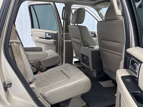 Used 2017 Lincoln Navigator Select image 32