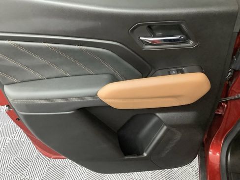 Used 2024 GMC Canyon AT4 image 5