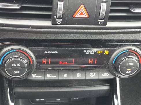 Used 2023 Kia Forte GT-Line image 30