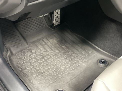 Certified 2025 Toyota Camry SE image 17