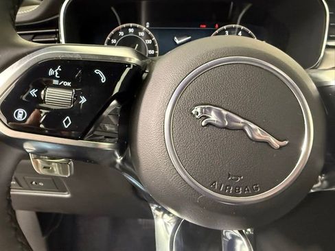 Used 2025 Jaguar F-PACE R-Dynamic S image 15