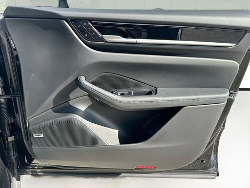 Used 2025 Porsche Macan 4S Electric image 35