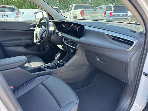 Used 2025 Buick Encore GX Sport Touring w/ Comfort Package AWD/4WD image 26