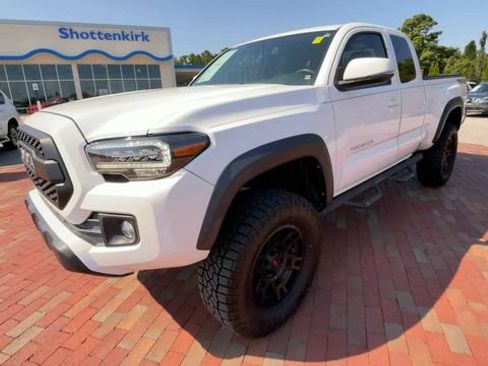 Used 2016 Toyota Tacoma TRD Off-Road w/ Towing Package AWD/4WD image 5