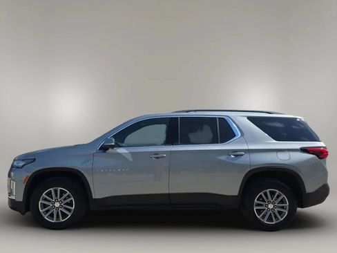 Used 2023 Chevrolet Traverse LT FWD image 5