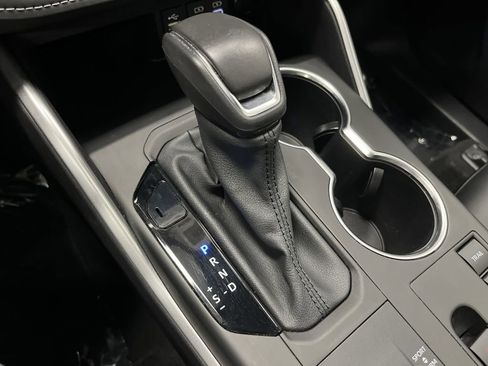 Used 2024 Toyota Highlander XLE image 22