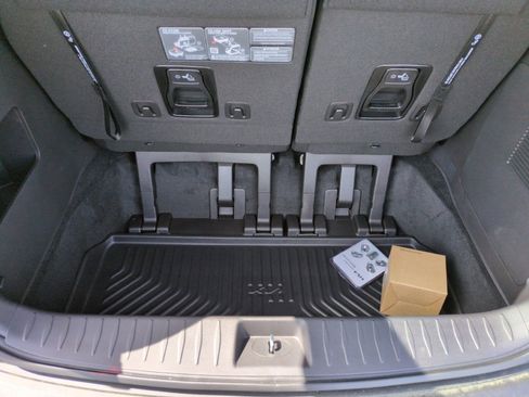 New 2026 Kia Carnival FWD image 37