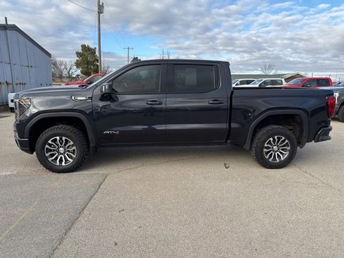 Used 2023 GMC Sierra 1500 AT4 w/ Technology Package image 4