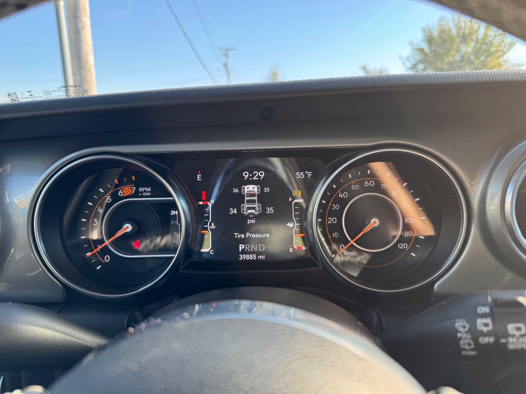 Used 2022 Jeep Wrangler Unlimited Sahara AWD/4WD image 21