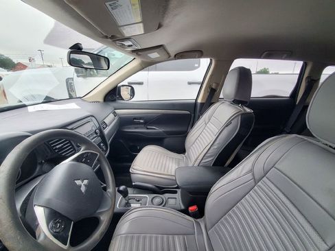 Used 2014 Mitsubishi Outlander ES FWD image 9