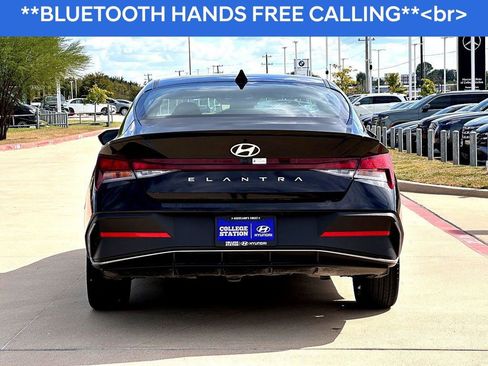Used 2025 Hyundai Elantra Sport image 9