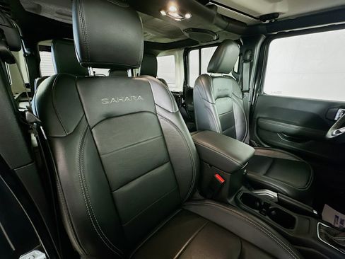 Used 2022 Jeep Wrangler Unlimited Sahara w/ Cold Weather Group image 26