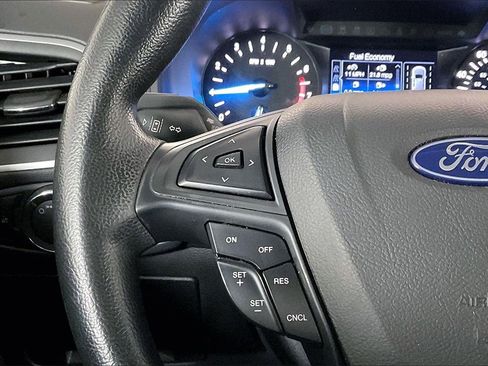 Used 2019 Ford Edge SE w/ SE Fleet Driver's Package image 17