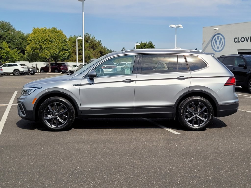 Used 2023 Volkswagen Tiguan SE FWD image 9