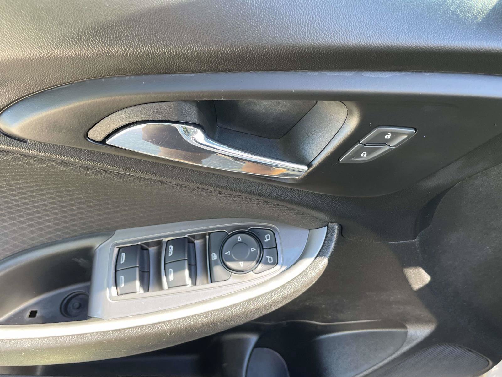 Used 2024 Chevrolet Malibu LT FWD image 17