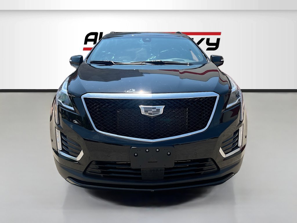 Used 2022 Cadillac XT5 Sportv w/ Platinum Package AWD/4WD image 2