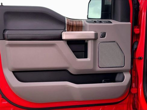 Used 2019 Ford F150 Lariat w/ Equipment Group 502A Luxury AWD/4WD image 22
