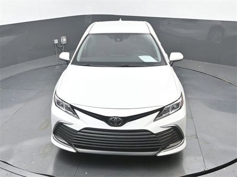 Used 2023 Toyota Camry LE image 28