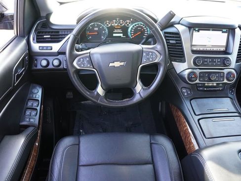 Used 2019 Chevrolet Suburban Premier AWD/4WD image 23