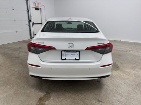 Used 2023 Honda Civic Touring image 6