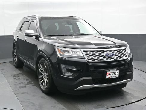 Used 2017 Ford Explorer Platinum image 5