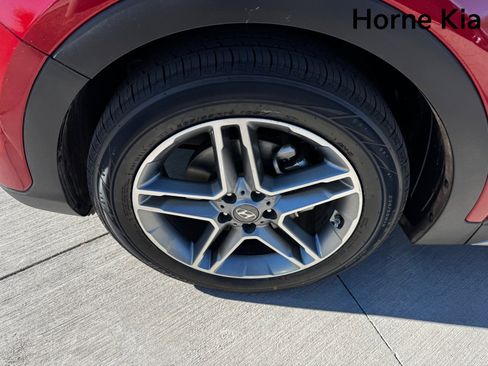 Used 2017 Hyundai Santa Fe Limited image 8