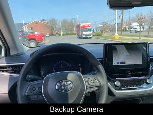 Used 2026 Toyota Corolla Cross LE image 17