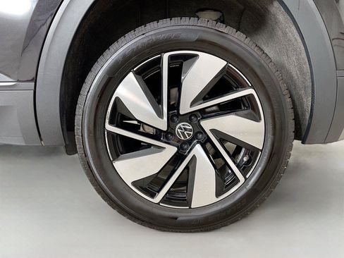 Used 2024 Volkswagen Atlas SE AWD/4WD image 28