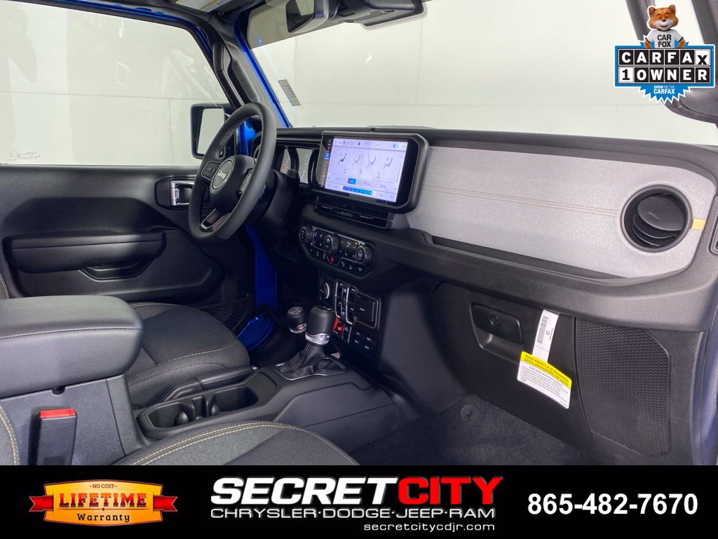 Used 2025 Jeep Gladiator Sport AWD/4WD image 32