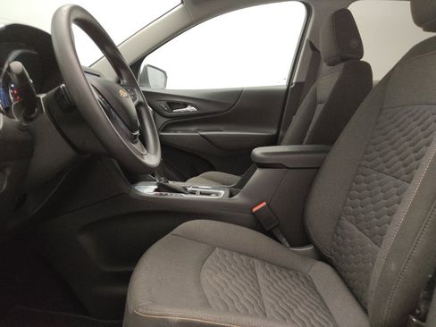 Used 2021 Chevrolet Equinox LT FWD image 17