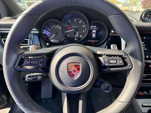 Used 2024 Porsche Macan image 12