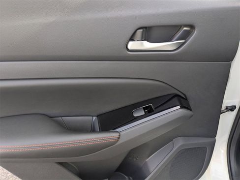 Used 2025 Nissan Altima 2.5 SR image 23