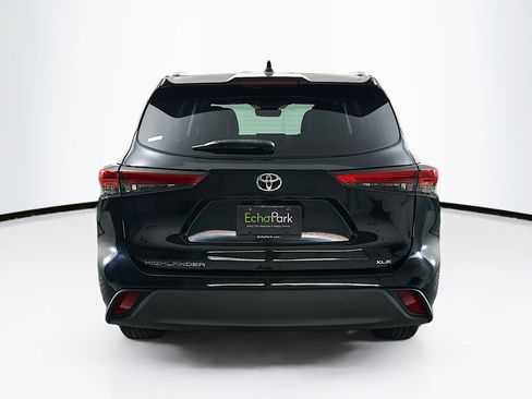 Used 2021 Toyota Highlander XLE FWD image 7