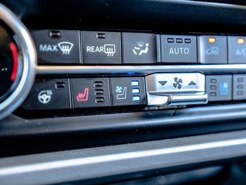 Used 2024 Ford Expedition Max XLT AWD/4WD image 29
