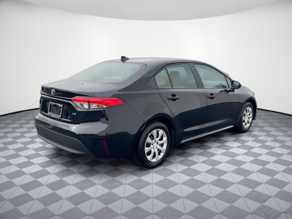Used 2026 Toyota Corolla LE FWD image 9