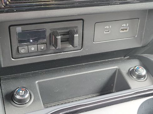 Used 2021 Nissan Titan PRO-4X w/ Pro-4x Convenience Package AWD/4WD image 31