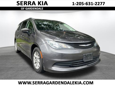 Used 2020 Chrysler Voyager Lxi FWD image 1