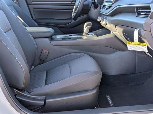 Certified 2025 Nissan Altima 2.5 S FWD image 25