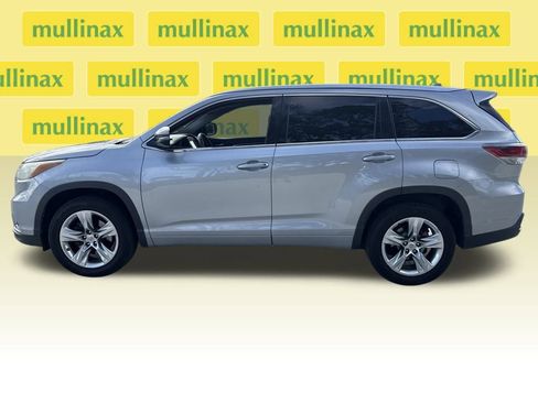 Used 2015 Toyota Highlander Limited image 11
