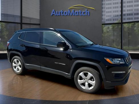 Used 2020 Jeep Compass Latitude w/ Cold Weather Group AWD/4WD image 14