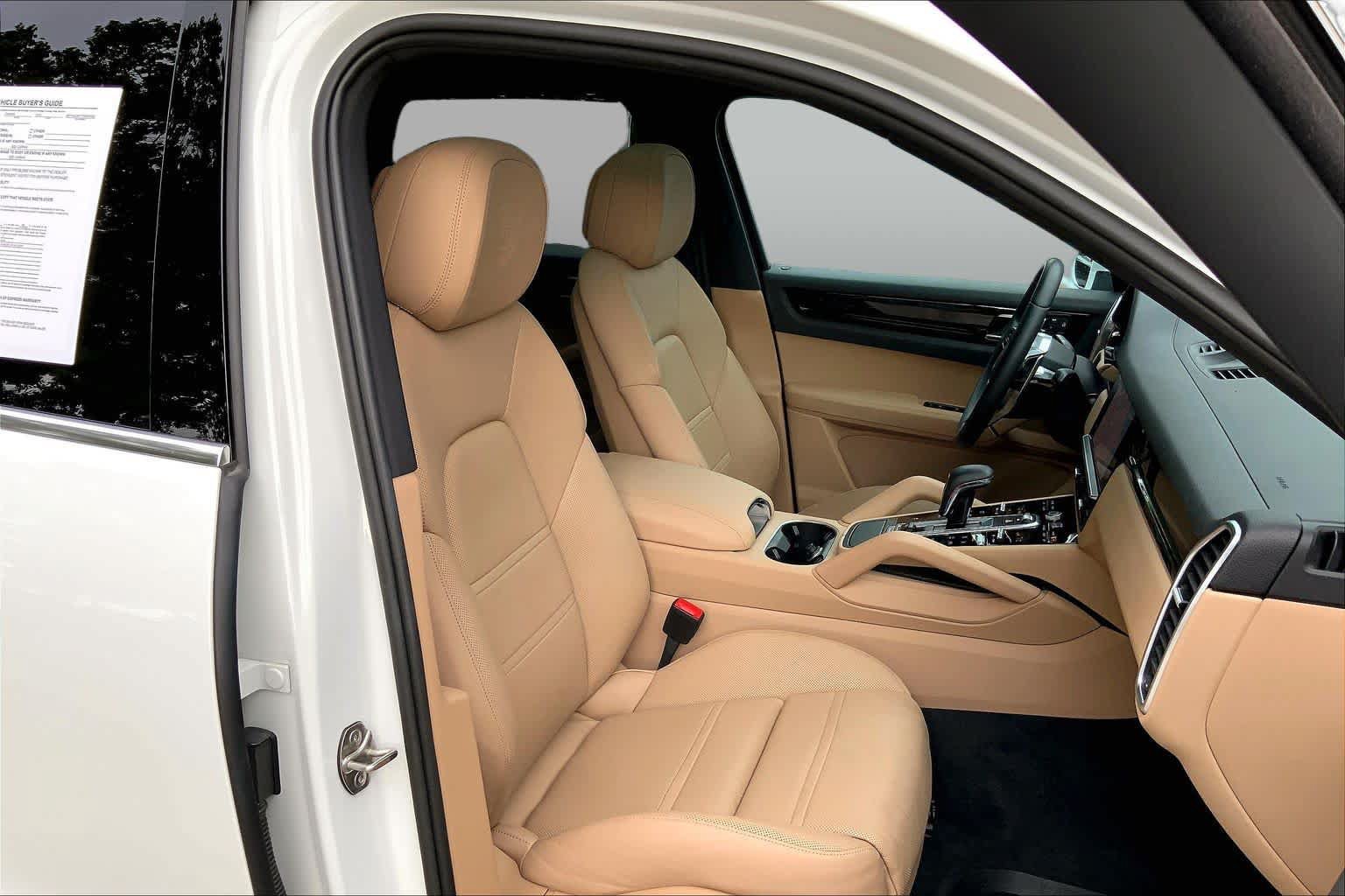 Used 2023 Porsche Cayenne AWD/4WD image 8