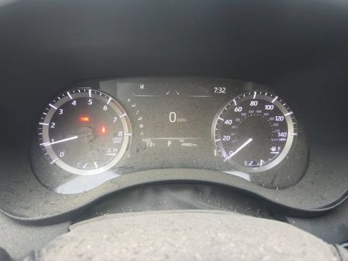 Used 2024 Toyota Highlander LE AWD/4WD image 10