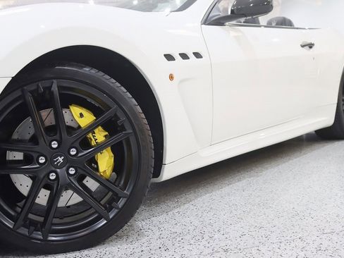 Used 2015 Maserati GranTurismo MC image 6